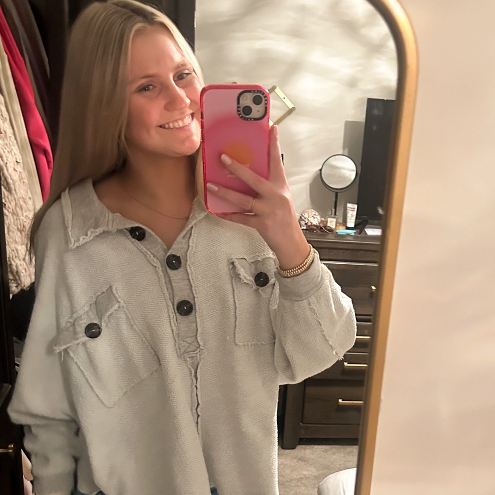 Bucketlist half button up top